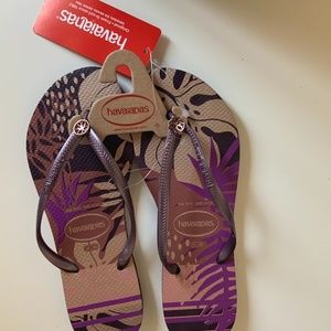 NWT HAVAIANAS SLIM FLIP FLOPS